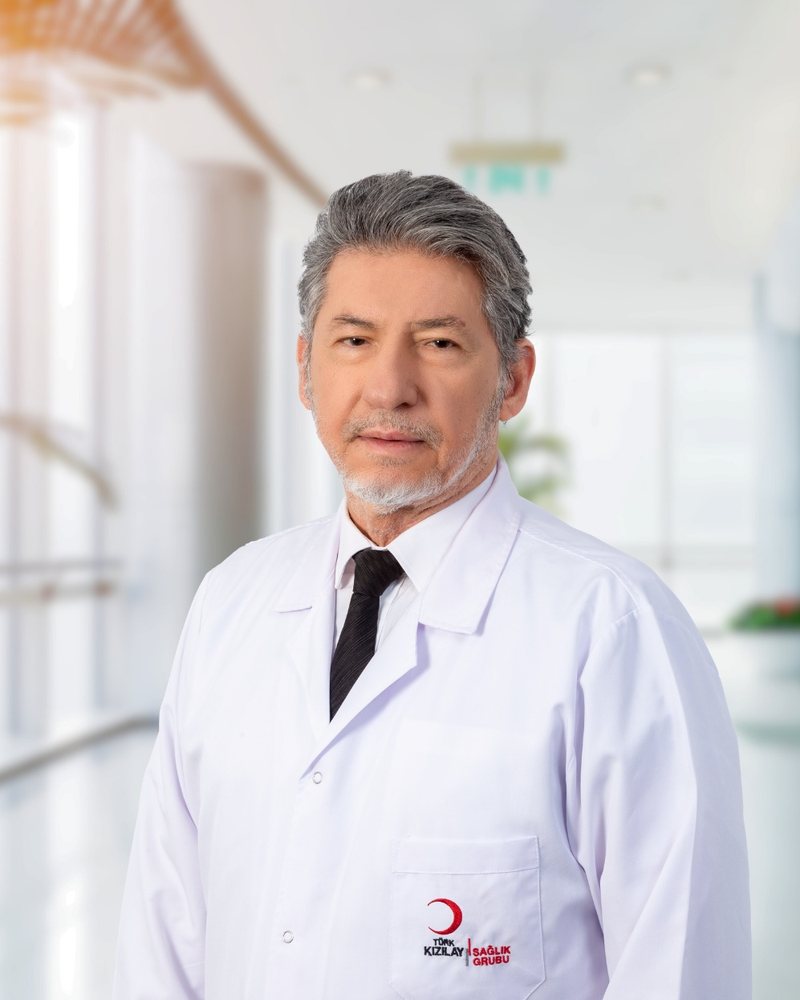 طبيب أسنان Ahmet Ali Özçakıl